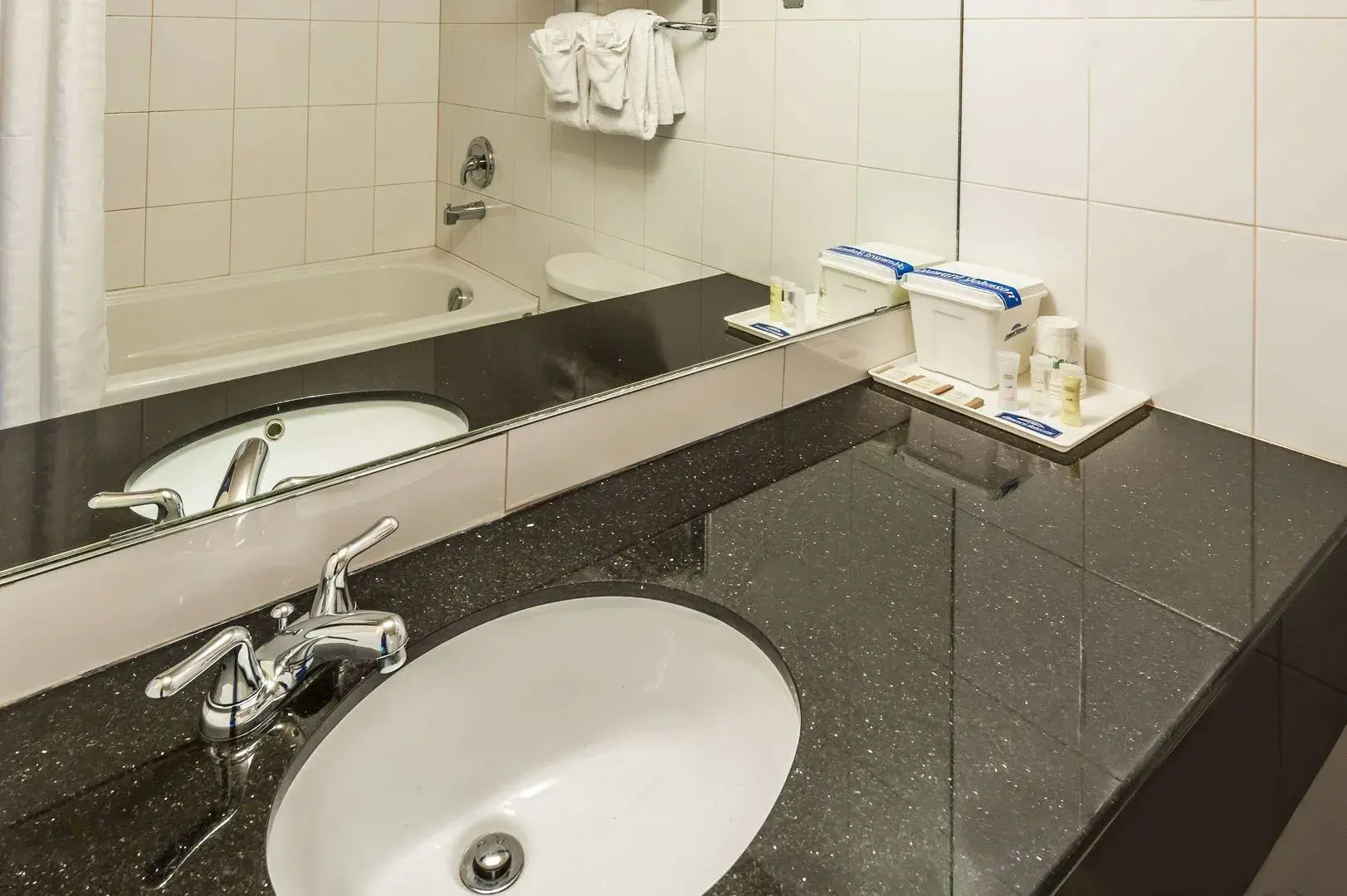 Bedfort Inn & Suites