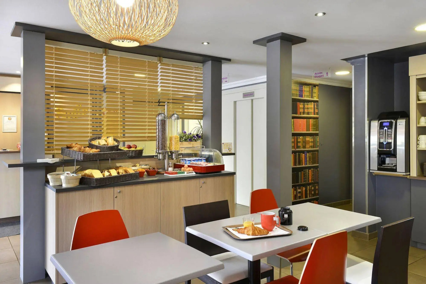 Kyriad Direct Orleans Ouest