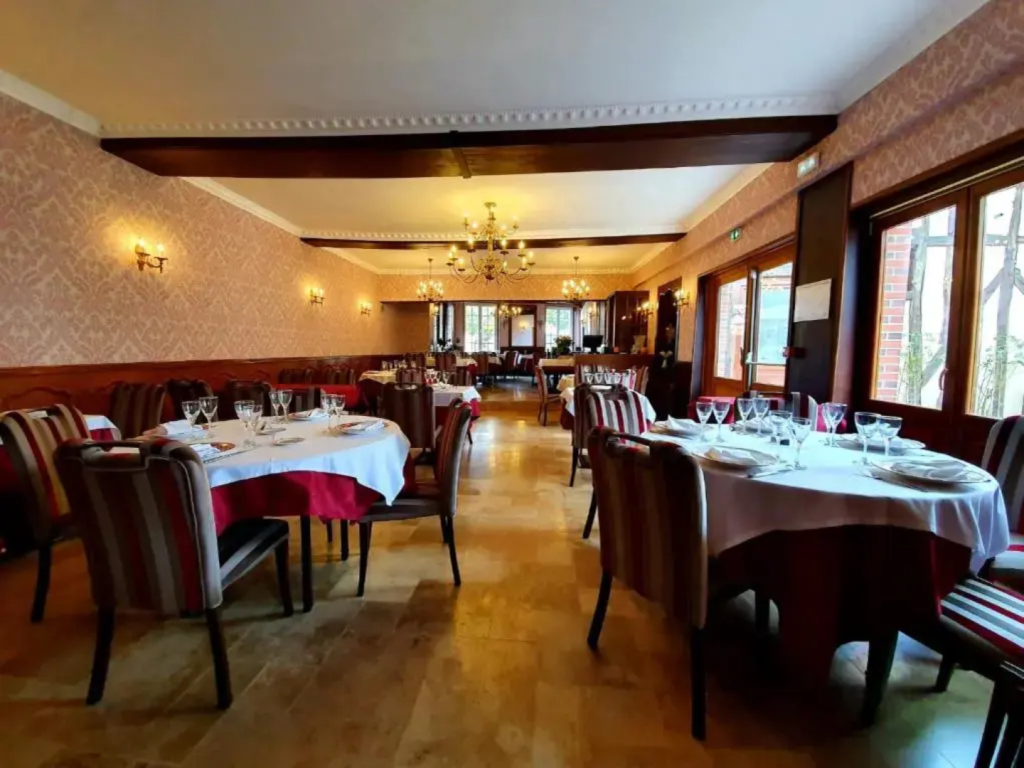 Hotel  Restaurant La Croix Blanche De Sologne