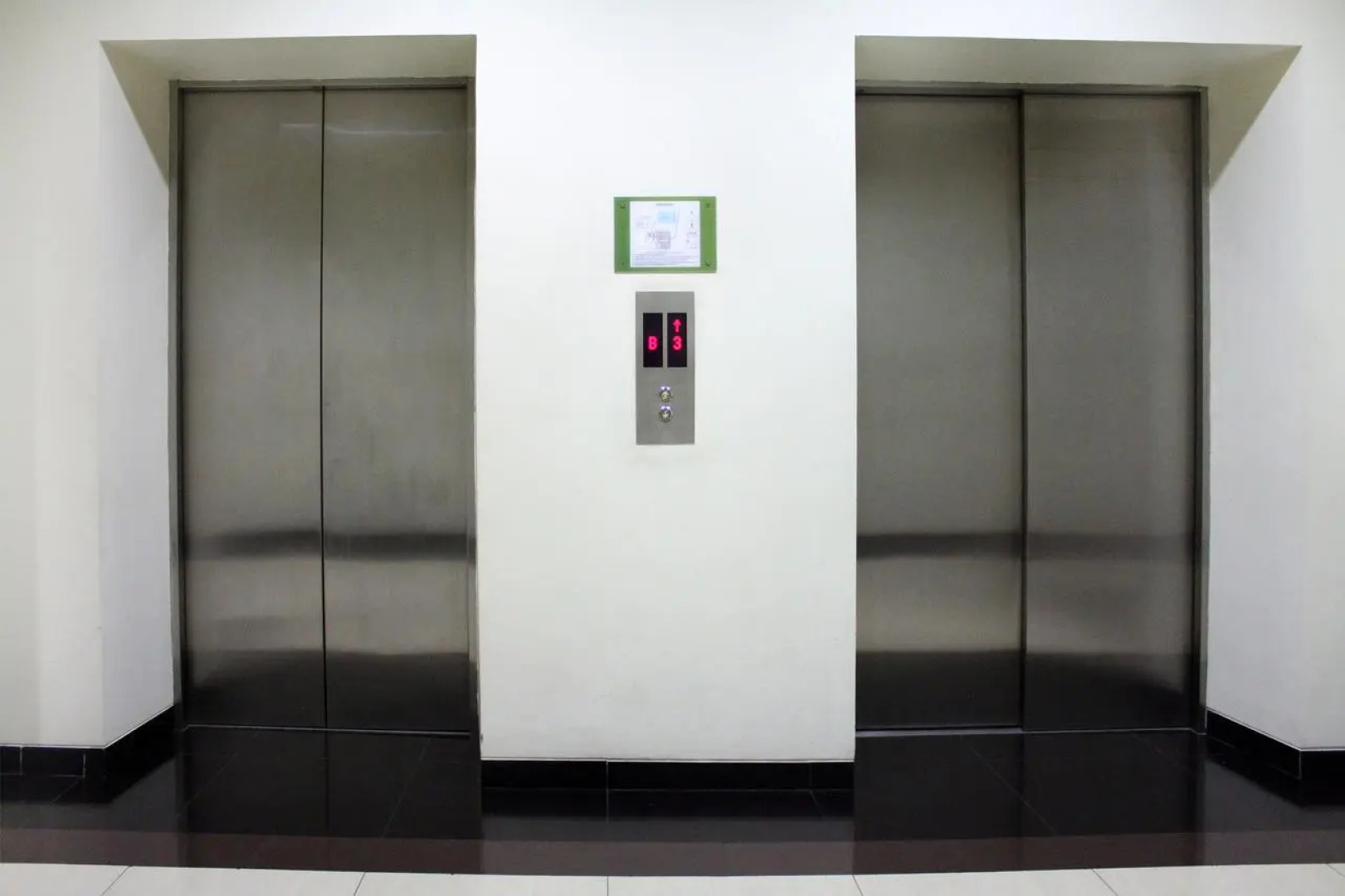 OYO 266 Margonda Residence 5