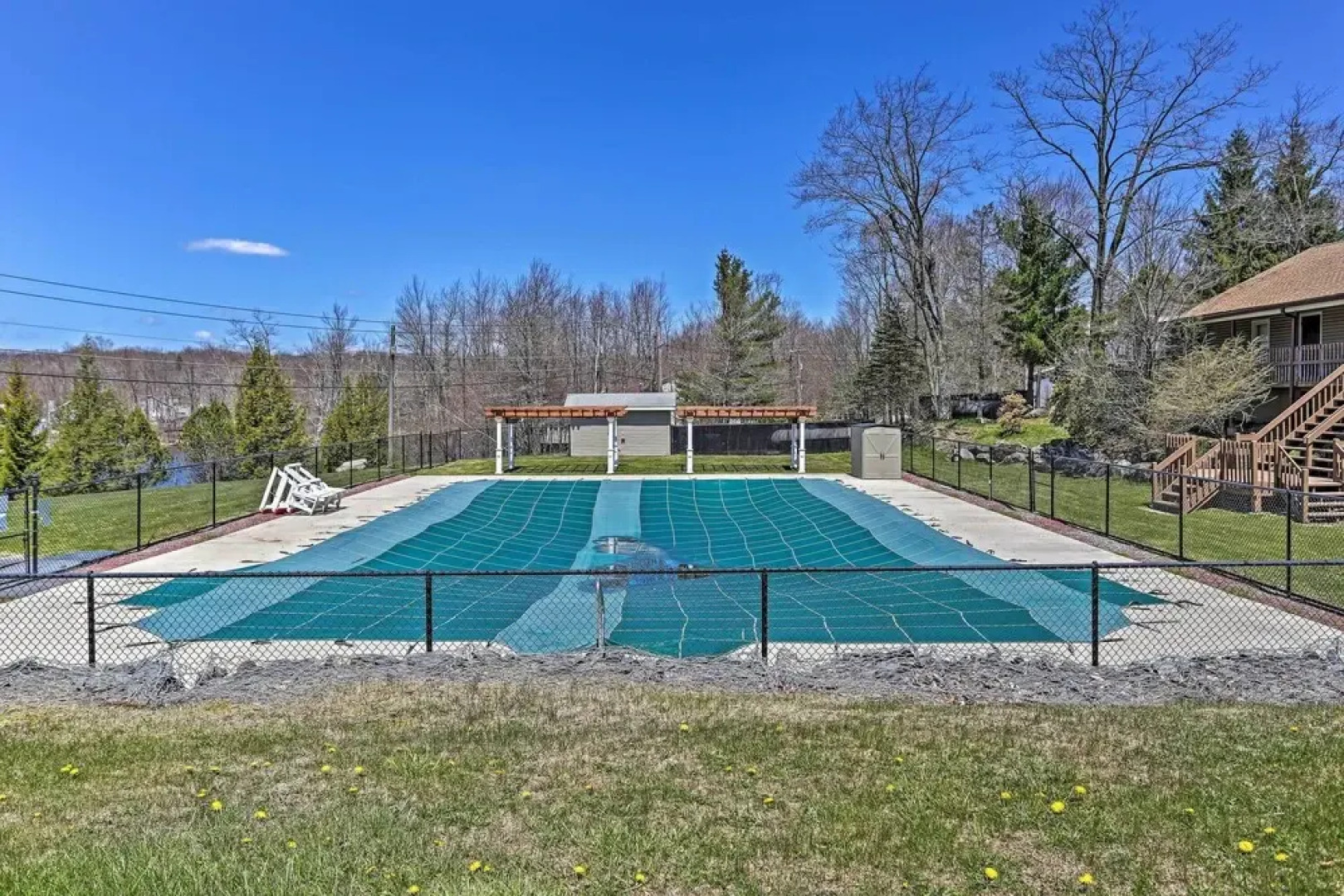 Furnished Deck & Game Room: Cabin in Tobyhanna