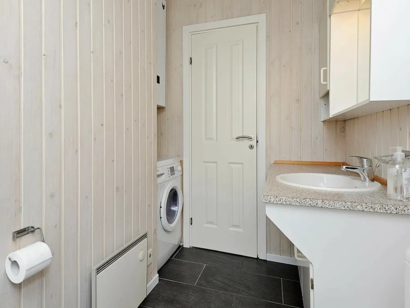 Modern Holiday Home in Fanø With Private Whirlpool