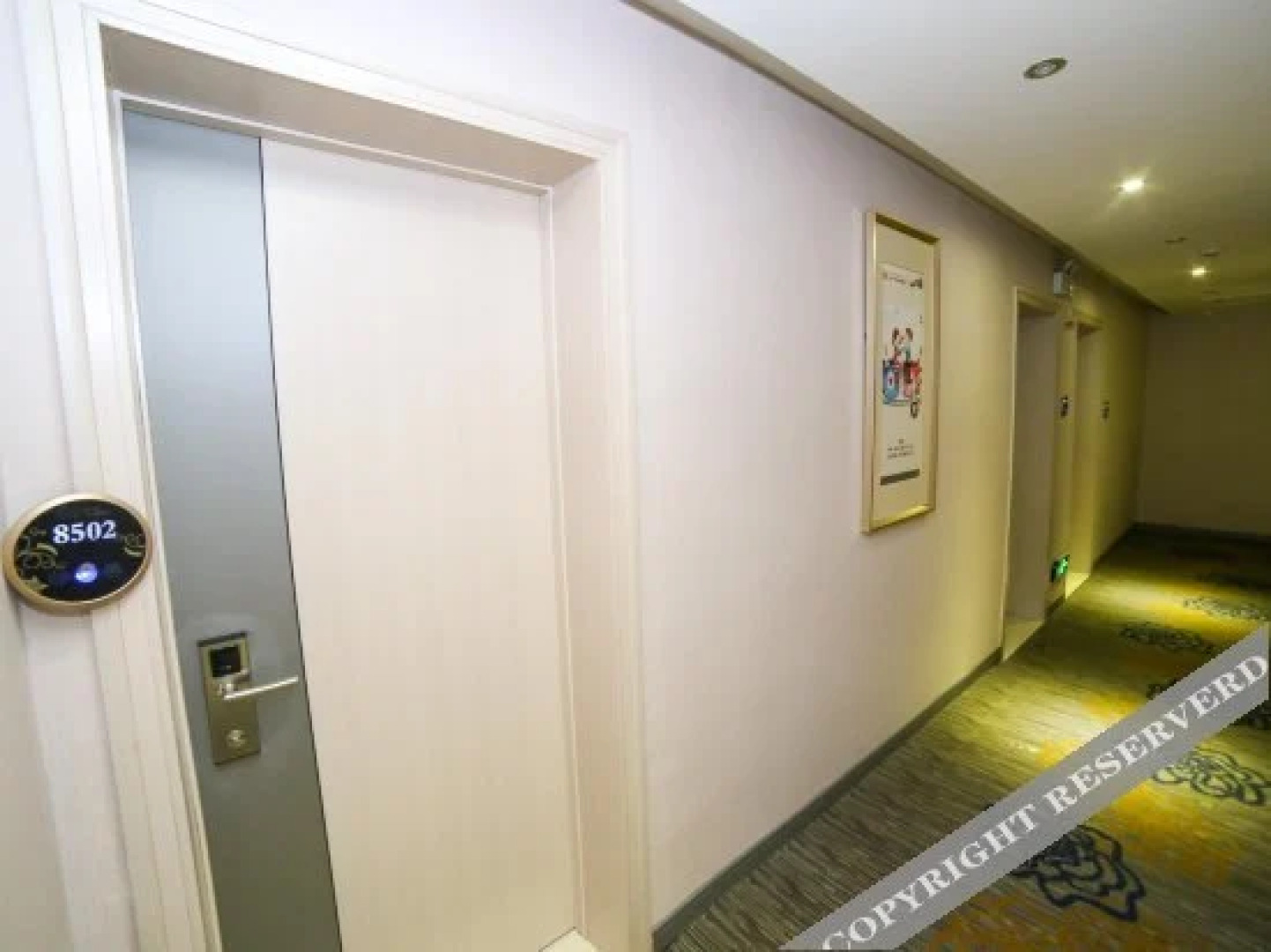 SET Chain Hotel (Xiangyang Yiwu Trade City)