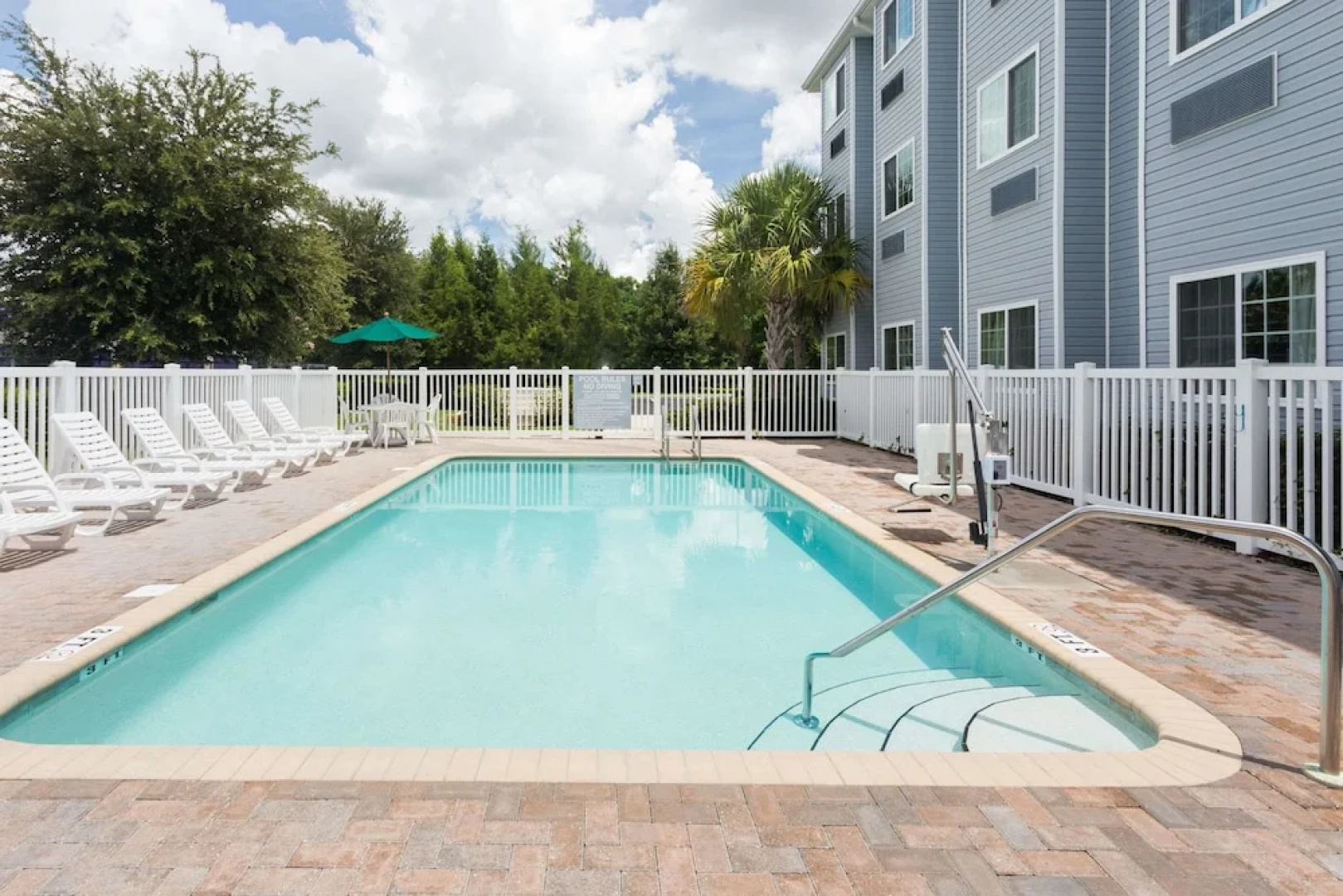 Microtel Inn And Suites Weeki Wachee/spring Hill