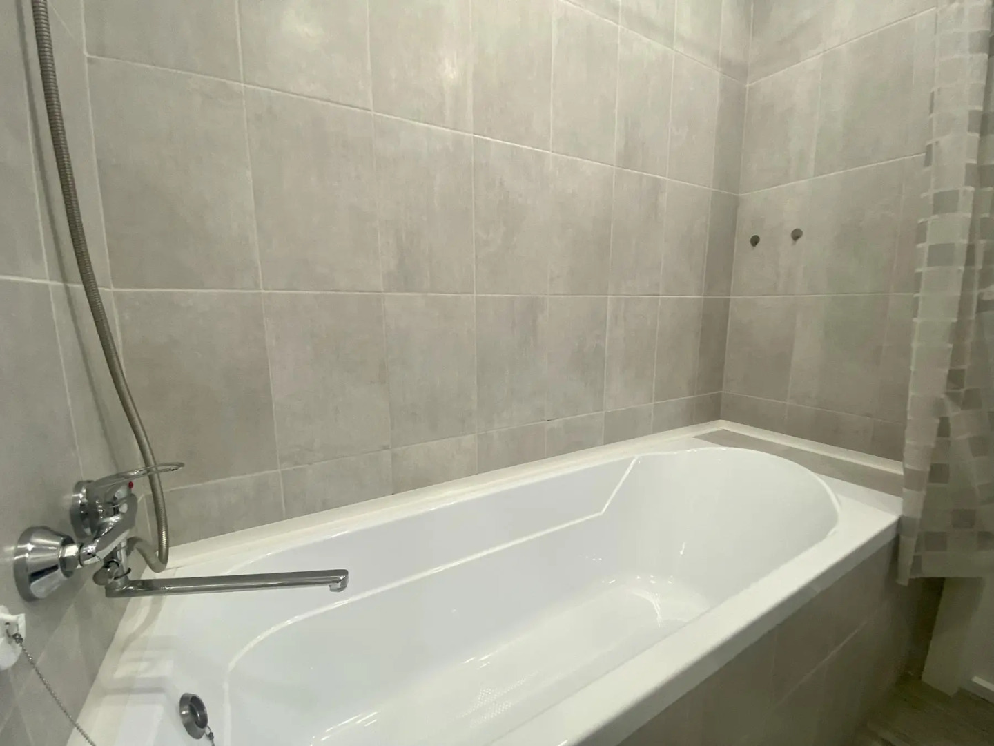 Апартаменты на улице Сергея Джанбровского 9