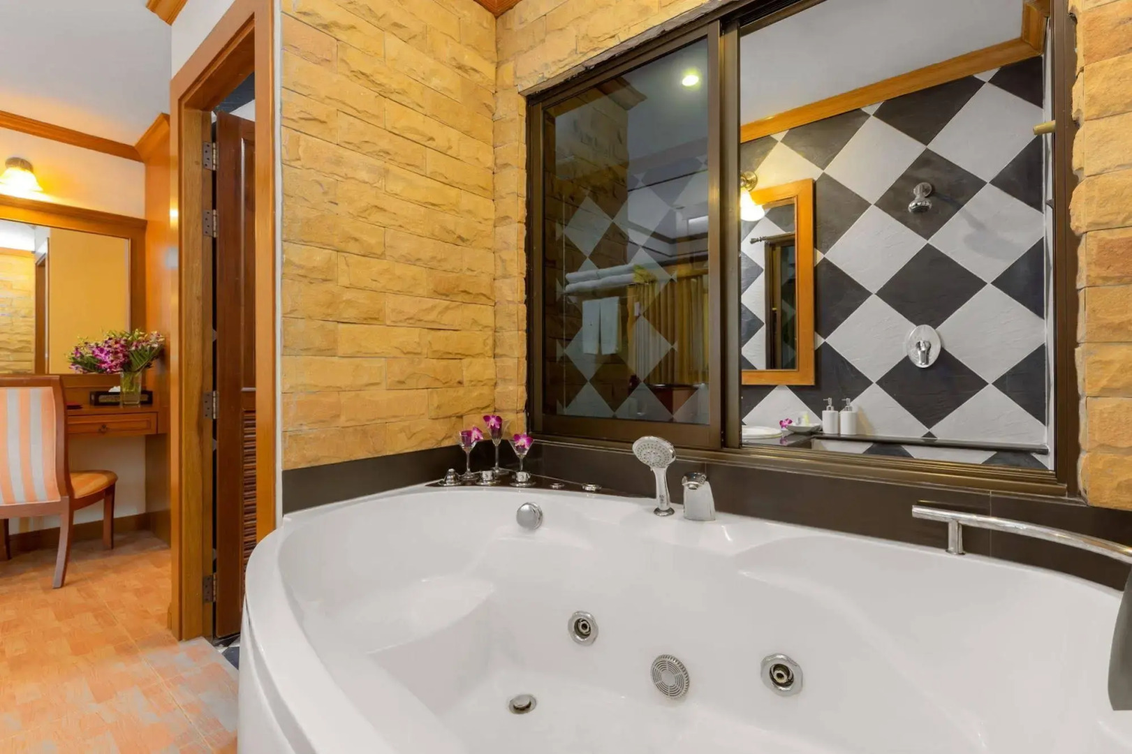 Bangkok Residence Hotel