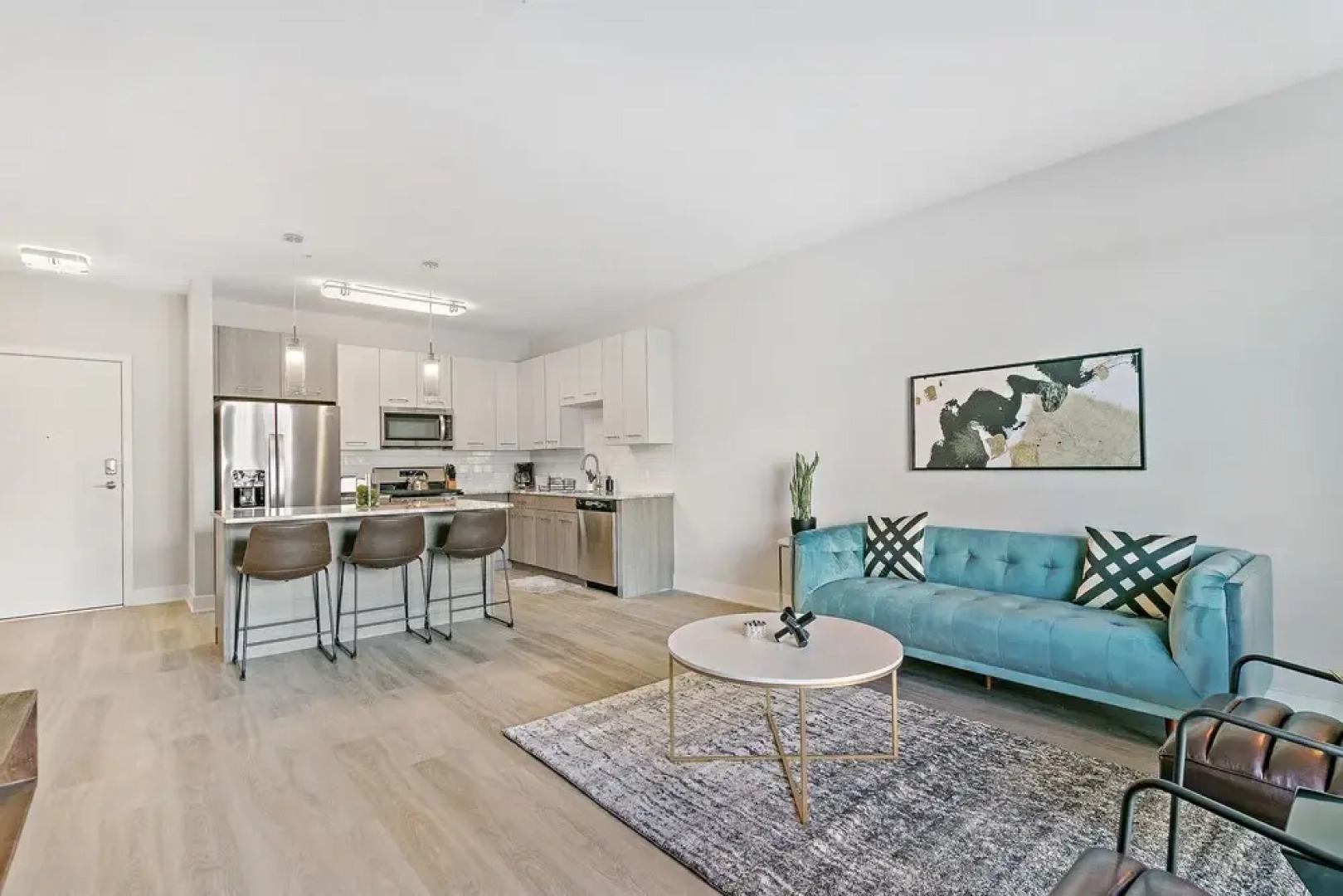 2BR Modern Living in Warrenville