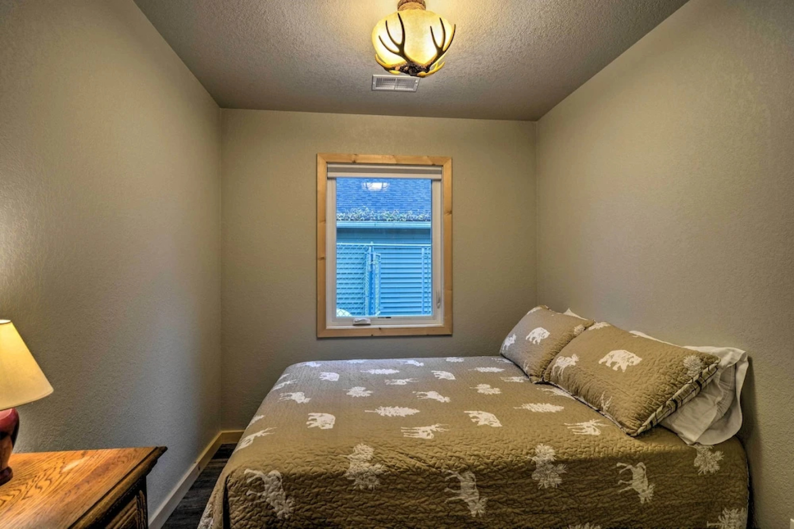 Pet-friendly Petoskey Area Cabin, Walk to River!