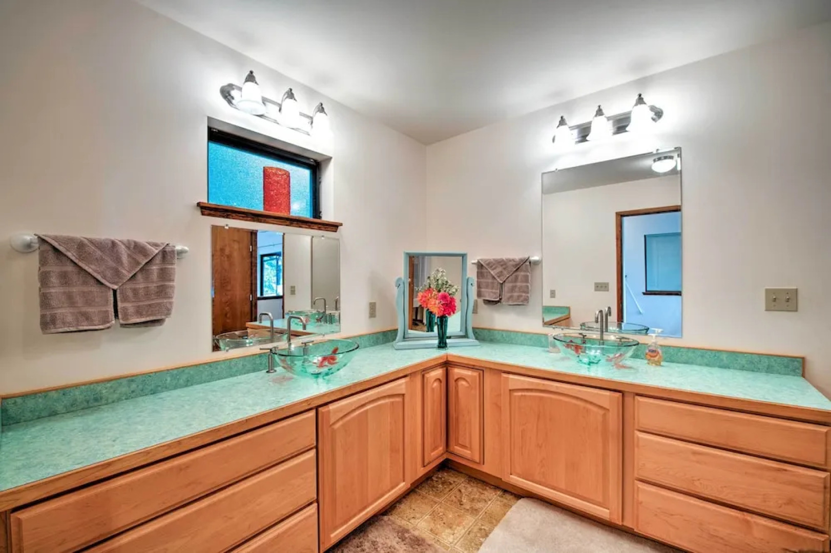 Waterfront Bainbridge Island Home: Stunning Views!