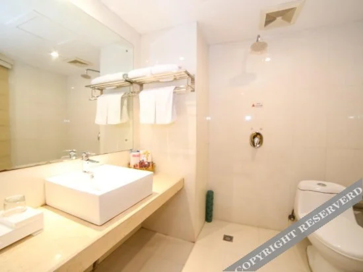 Xiangyang Oriental Hawaii Holiday Hotel