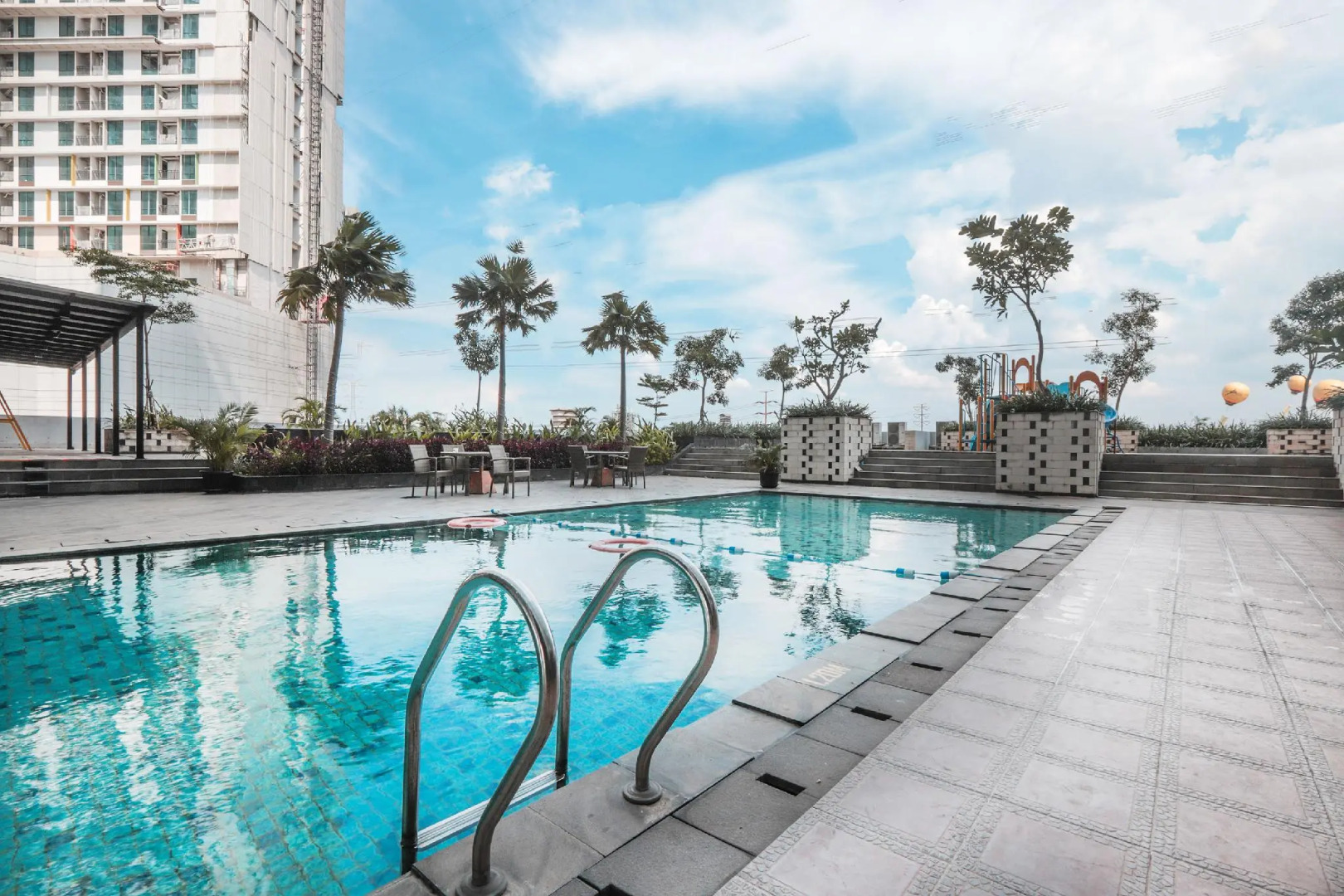 OYO Flagship 755 Appartel Grand Dhika City