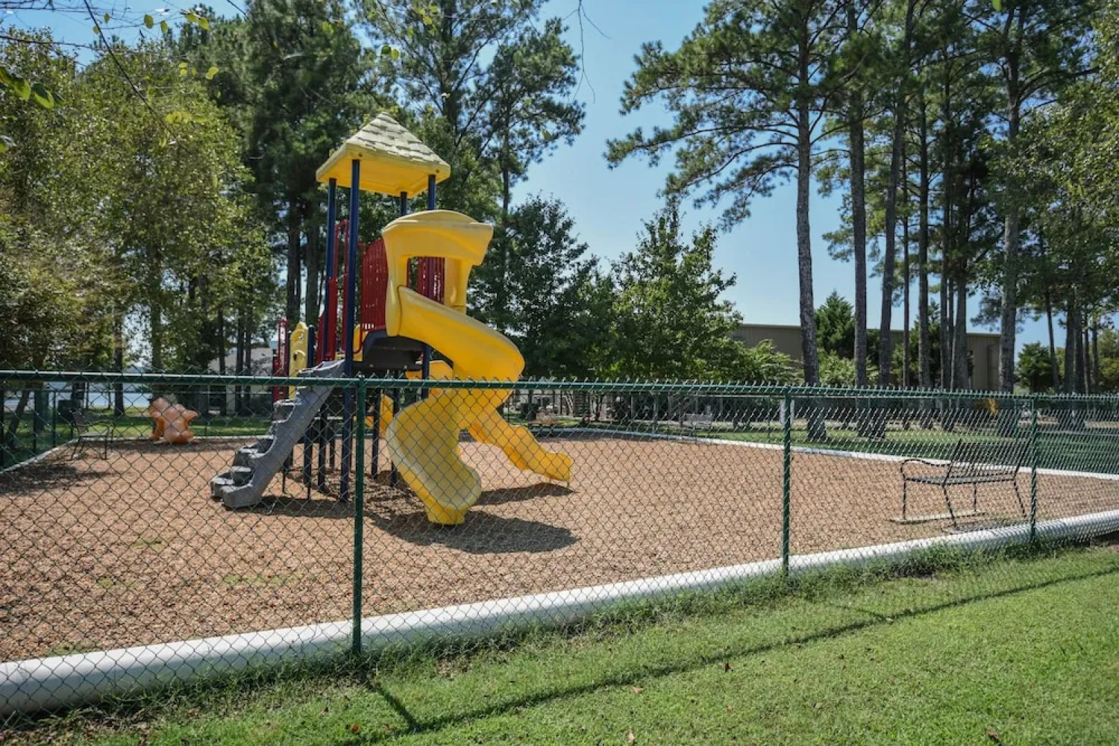 Sunset , River Rocks Landing With 3 Pools! 1 Bedroom Bungalow