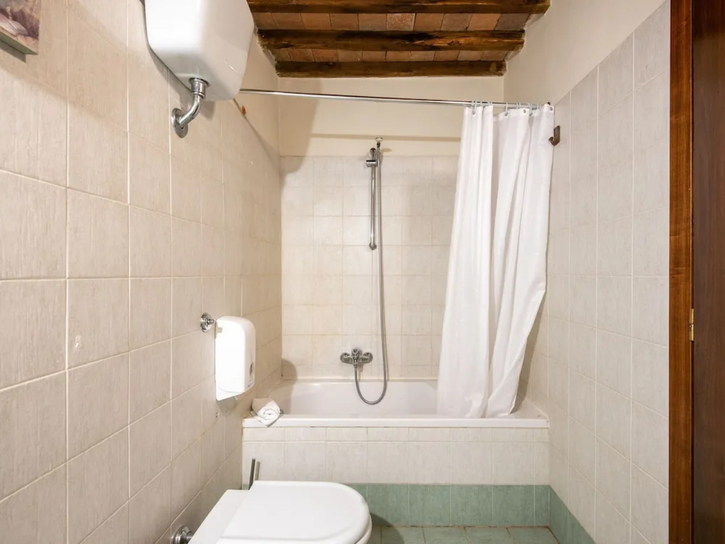 Secluded Apartment in Rapolano Terme with Garden