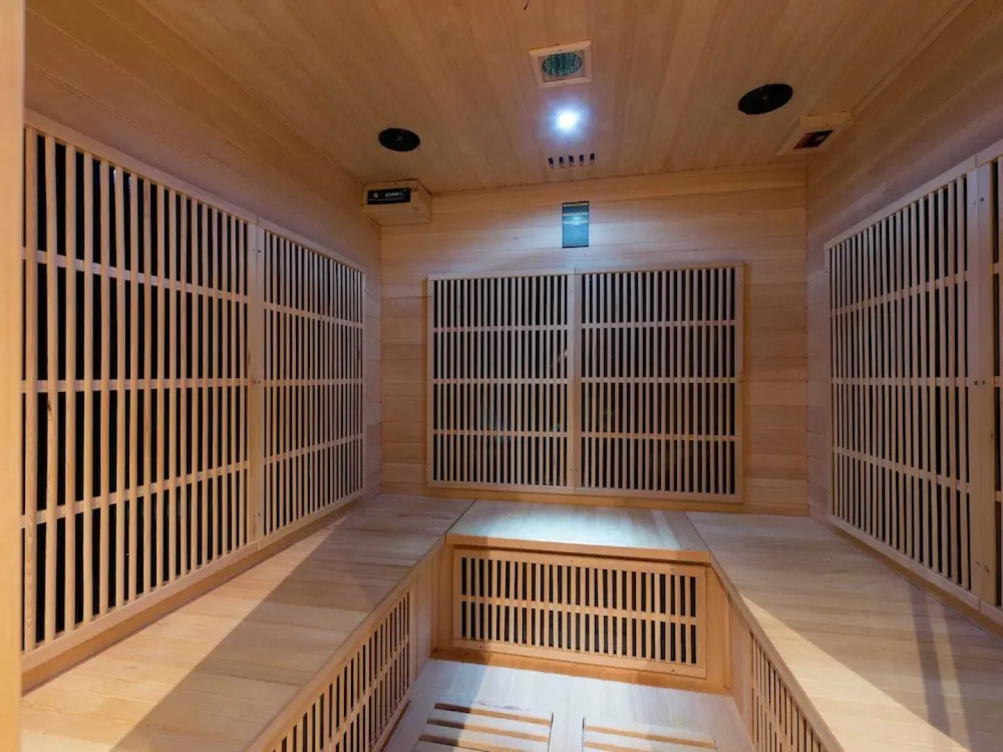 Nice Villa, Renovated 2015, Large Garden, Quiet Location, 10km From Houffalize