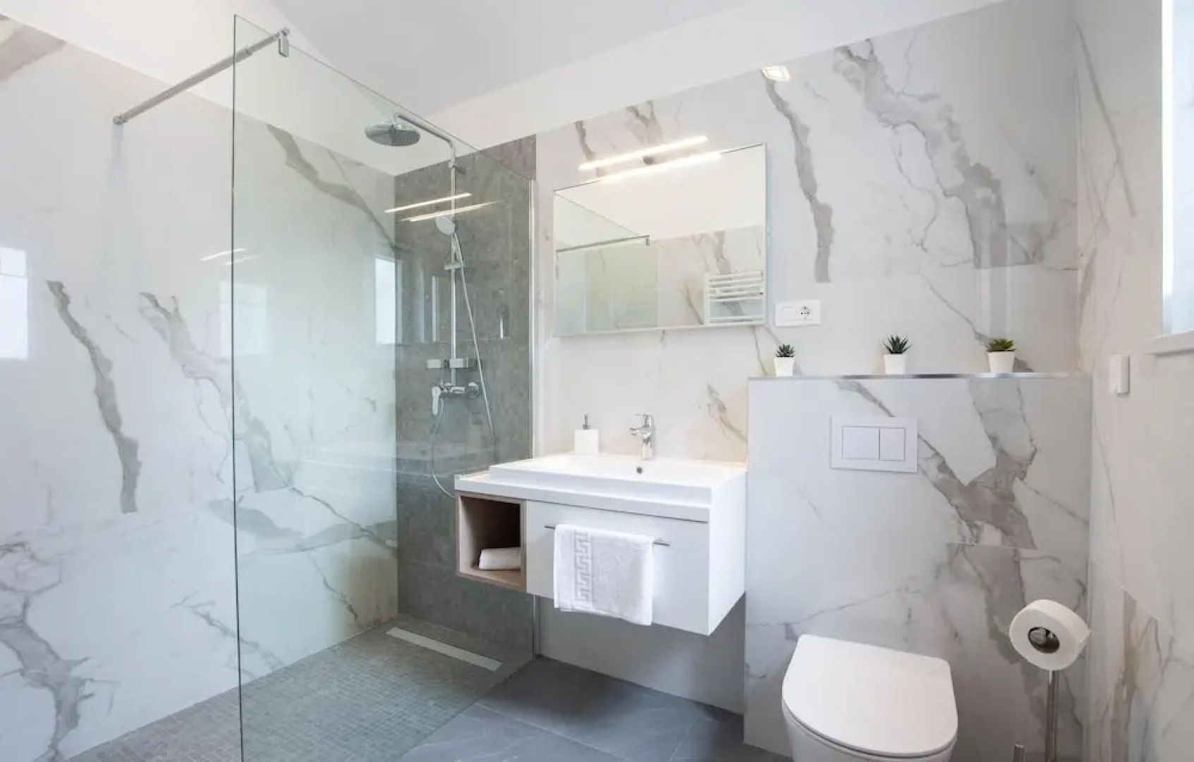 Beautiful Home in Kucine With 4 Bedrooms, Wifi and Outdoor Swimming Pool