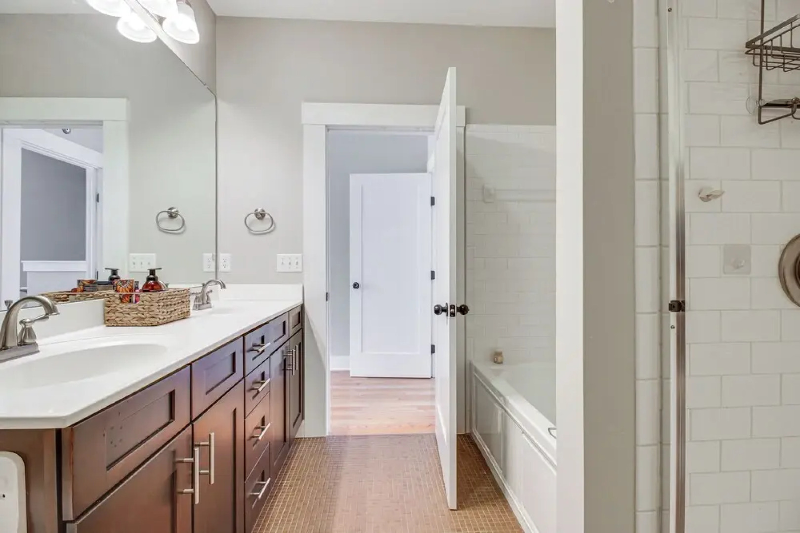 Vibrant Downtown Cincinnati Townhome w/ Sauna!