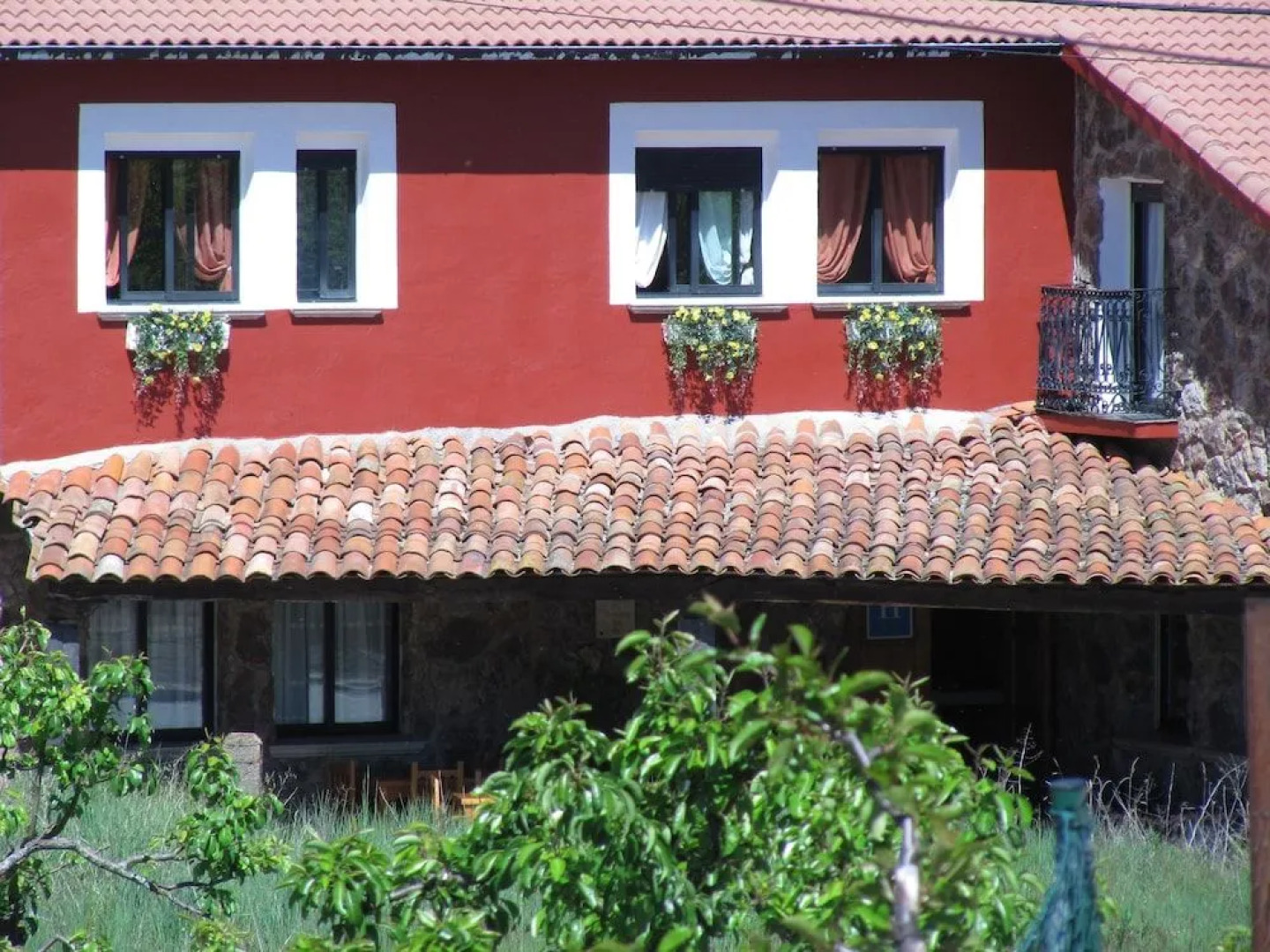 Las Cavenes Del Cabaco