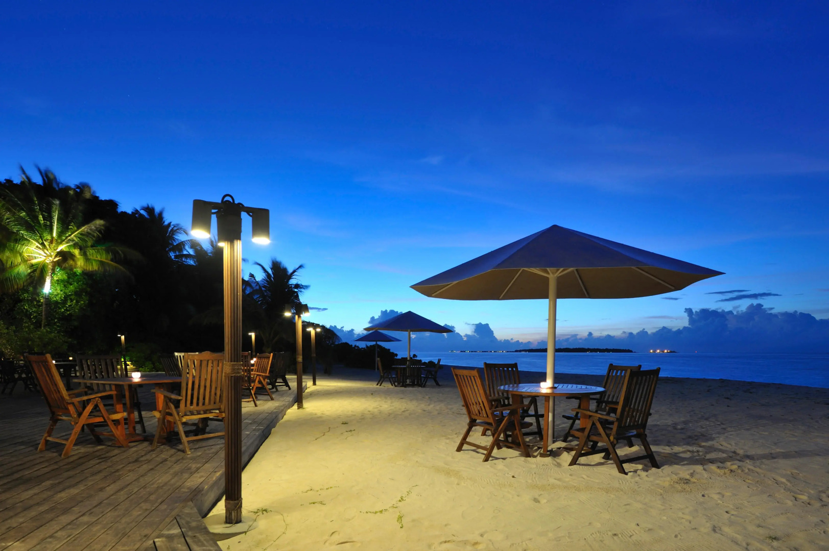 Holiday Island Resort & Spa