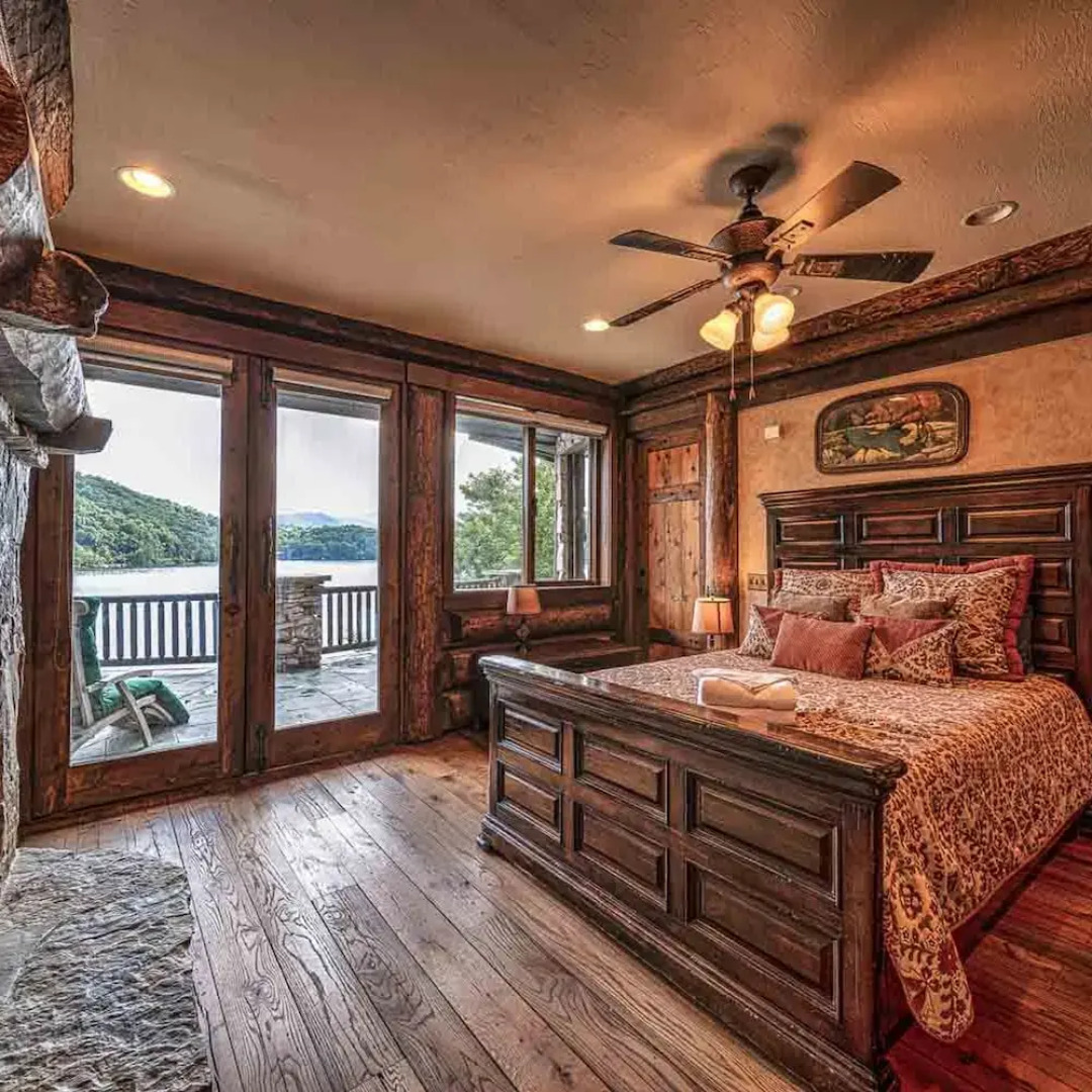 Forge Lake Lodge in Topton