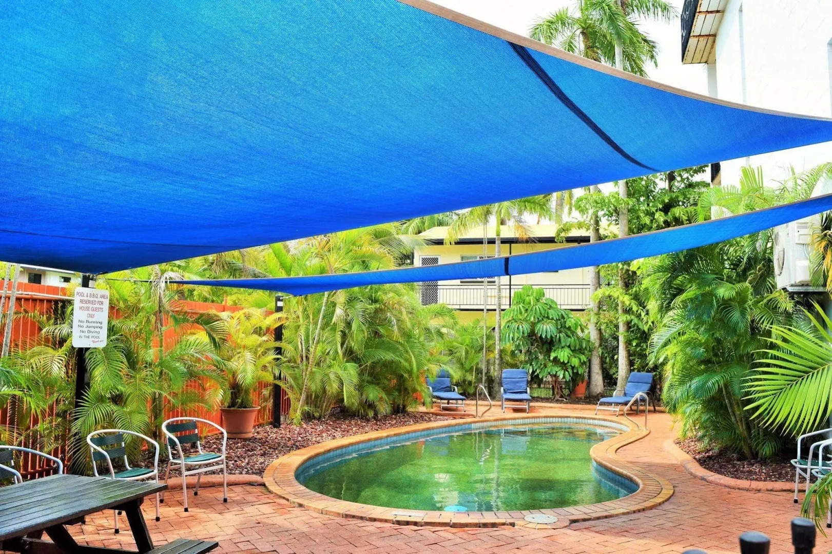 Coconut Grove Holiday Apartments