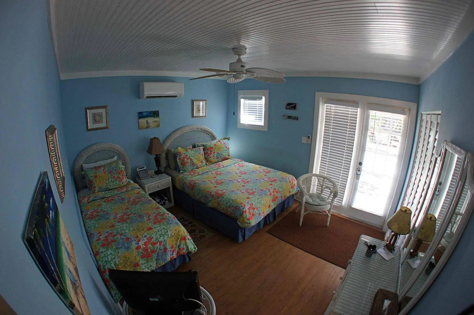 Seascape Tropical Inn - Adult Exclusive