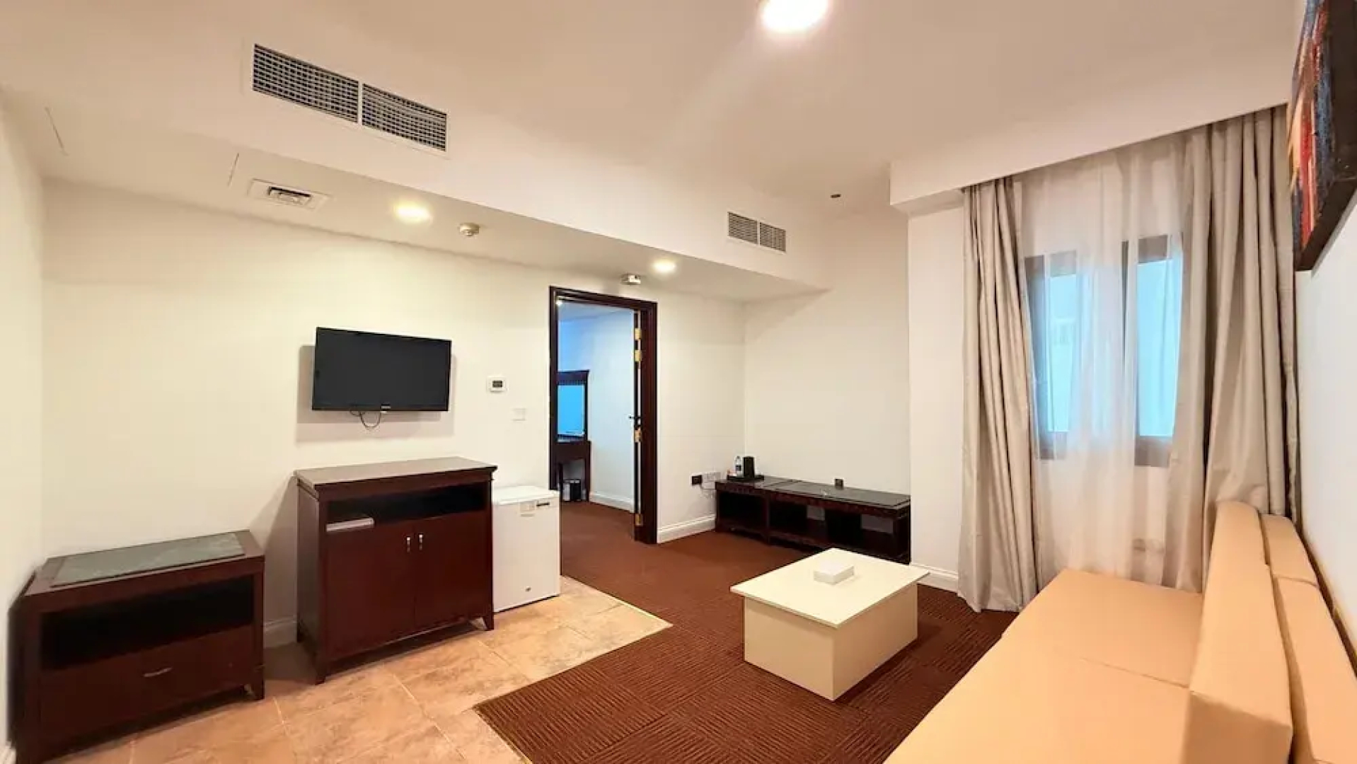 Royal Tulip Dancenter Suites Sharjah