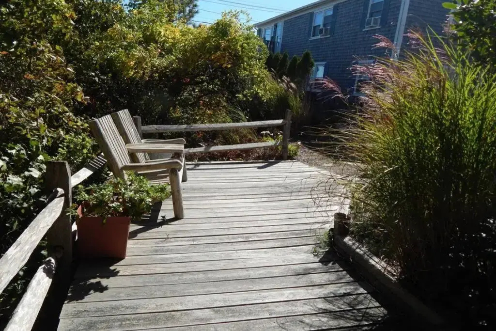 P-Town 2br Beach Beauty on the Bay. Water View!