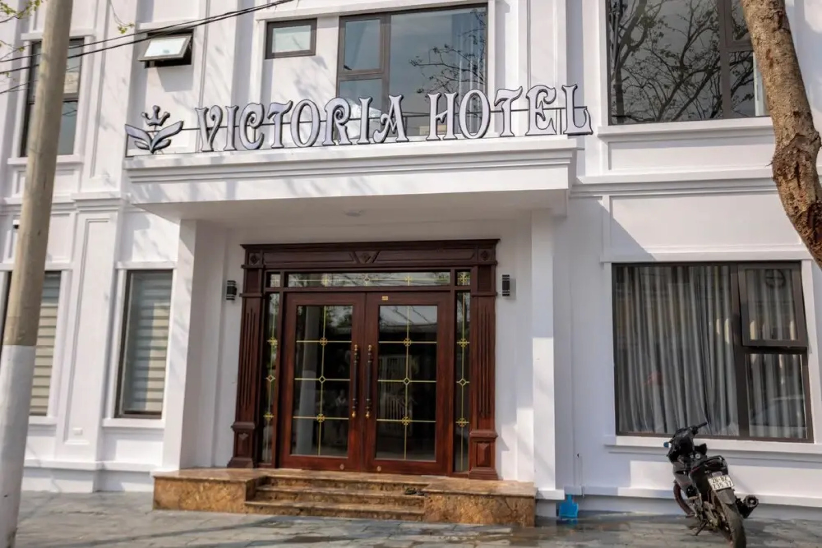 Victoria Hotel MC - by BAY LUXURY