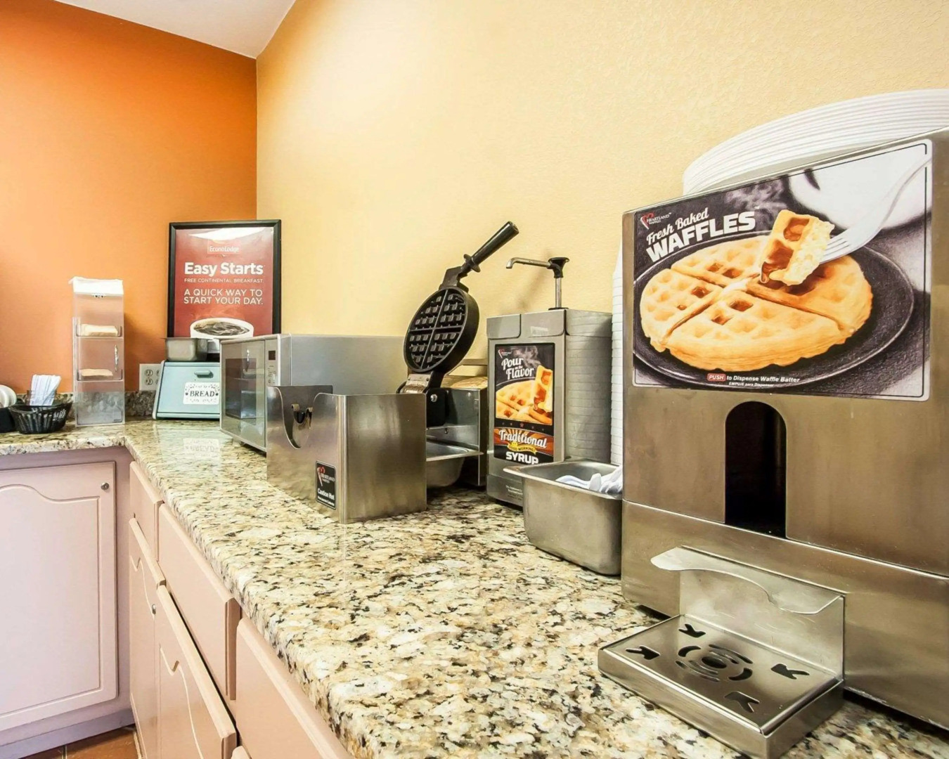 Econo Lodge Inn & Suites I-20, exit 73