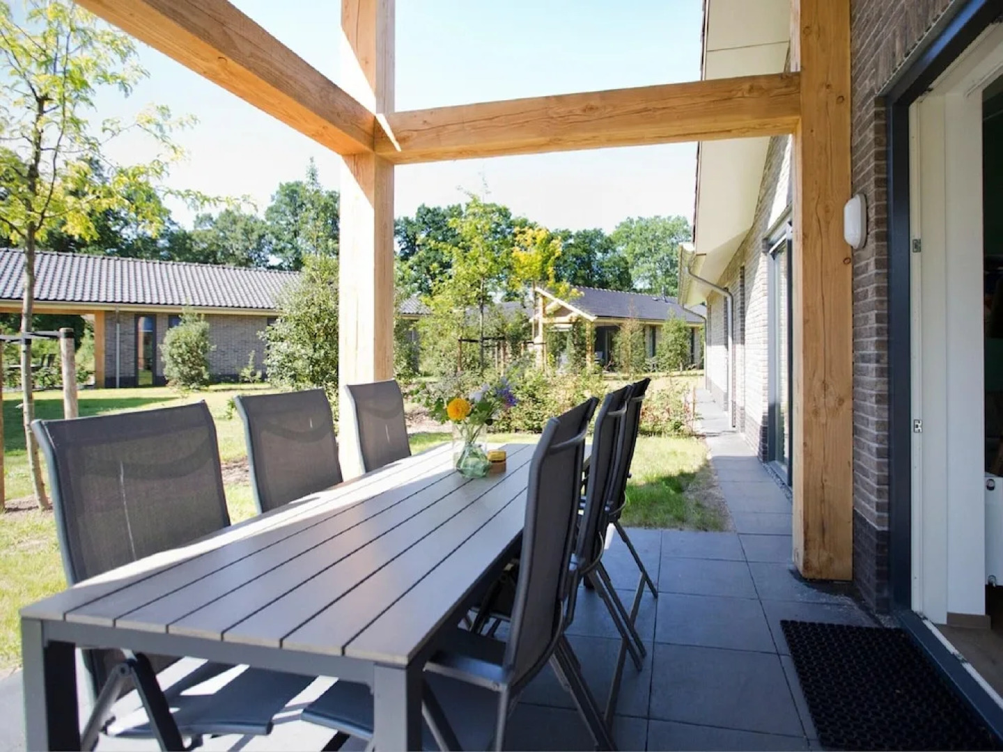 Attractive Bungalow with Covered Terrace near Veluwe