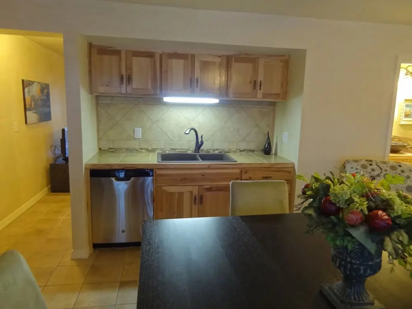 Poolside Queen Cabana with two queen beds, full kitchen and pool access overlooking Lake Ouachita. by RedAwning