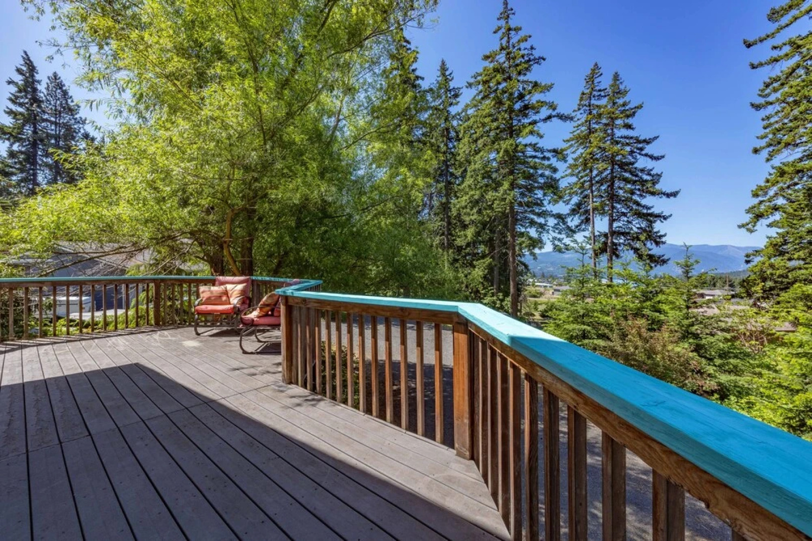 White Stag 4 Bedroom Home by RedAwning