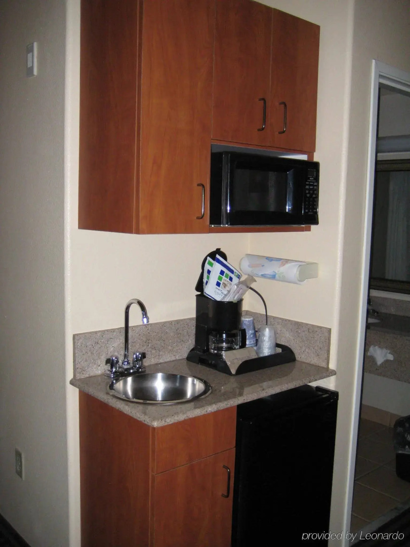 Holiday Inn Express Hotel & Suites Bastrop by IHG