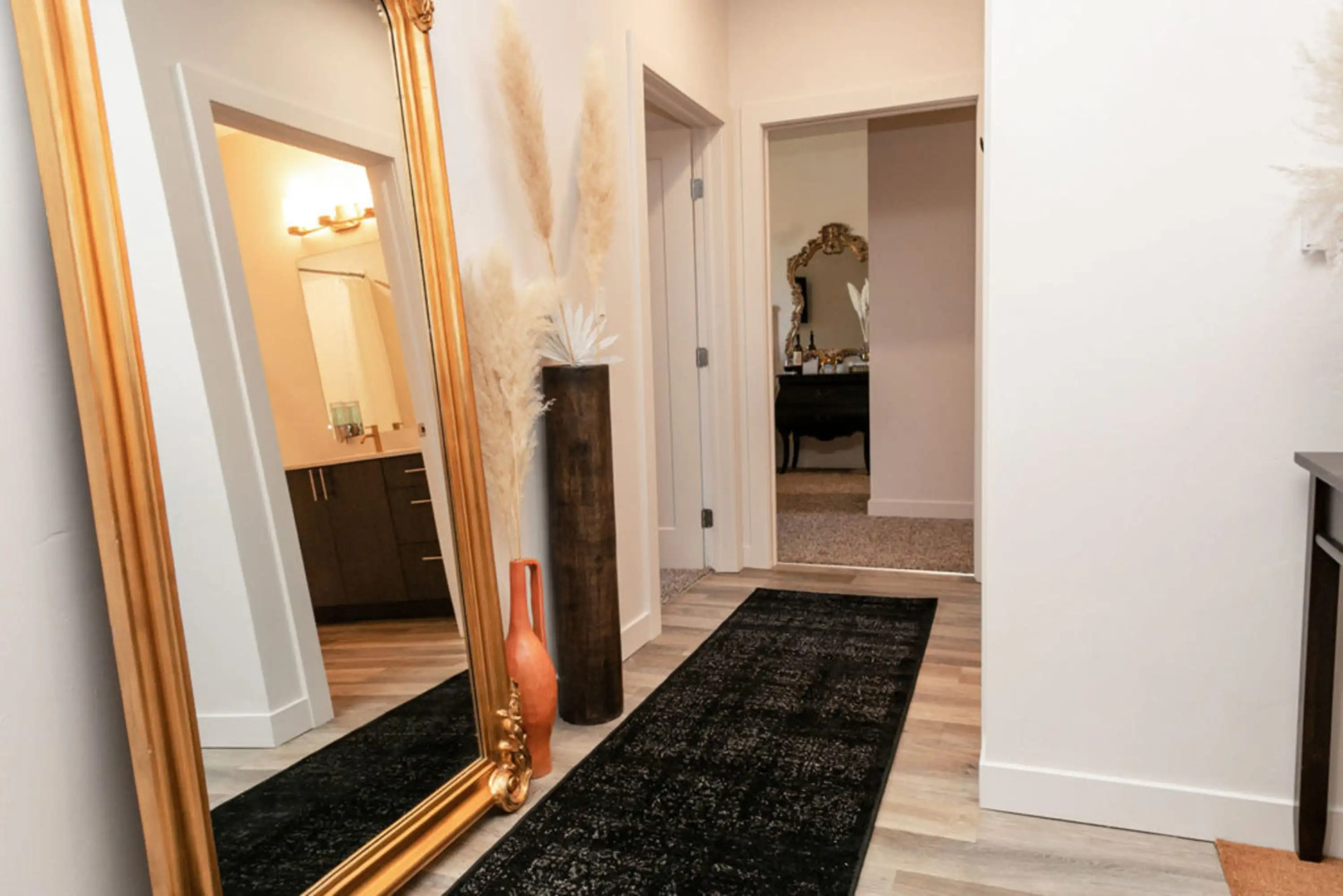 HOLT - Modern, Newly Renovated 2BR in Willits Town Center