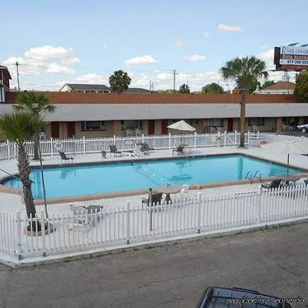 Ranch House Inn And Suites Win