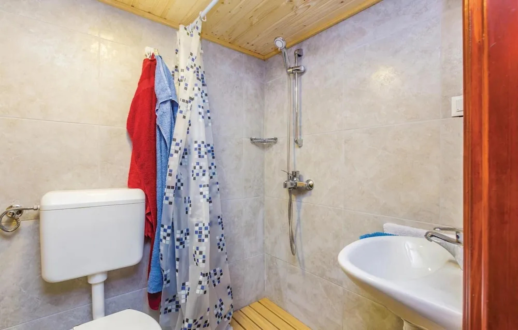 Awesome Home in Sveti Vid Dobrinjski with Hot Tub, WiFi & 6 Bedrooms