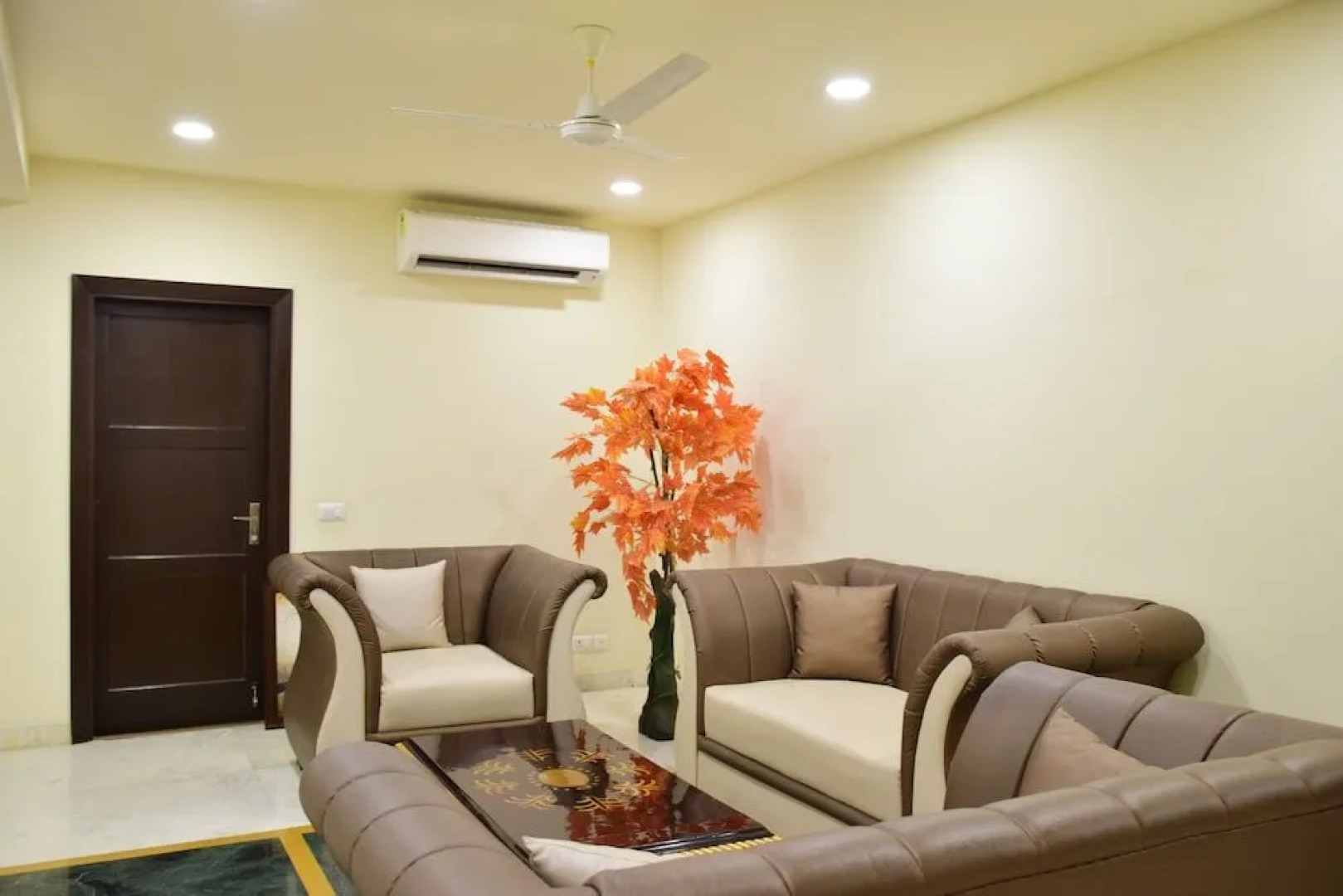 When In Gurgaon - Service Apartments Next to Artemis Hospital