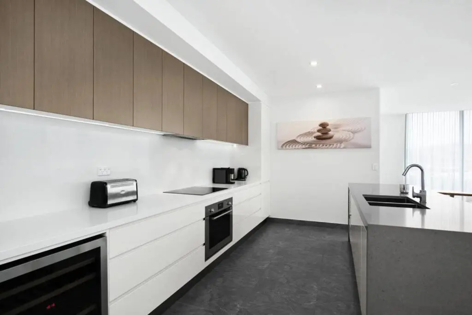 Luxury Apartment Caves Beach 4 Bed