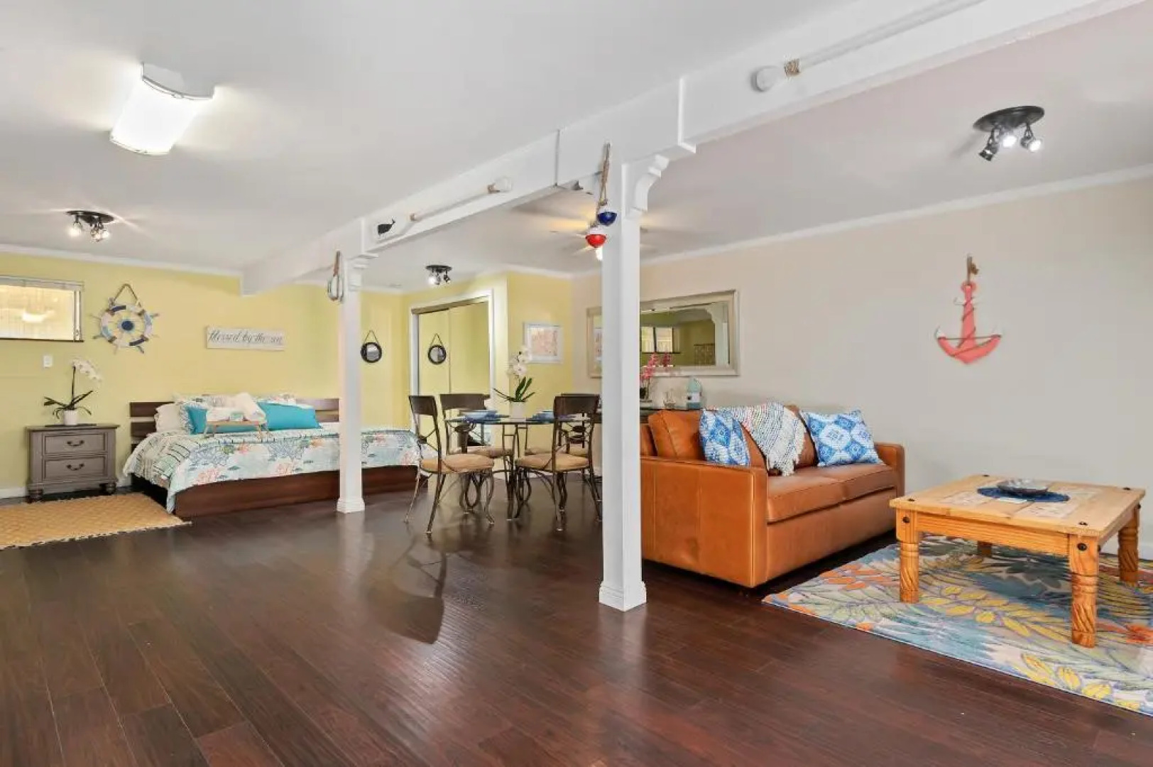 Santa Barbara Cozy Studio with Private Patio