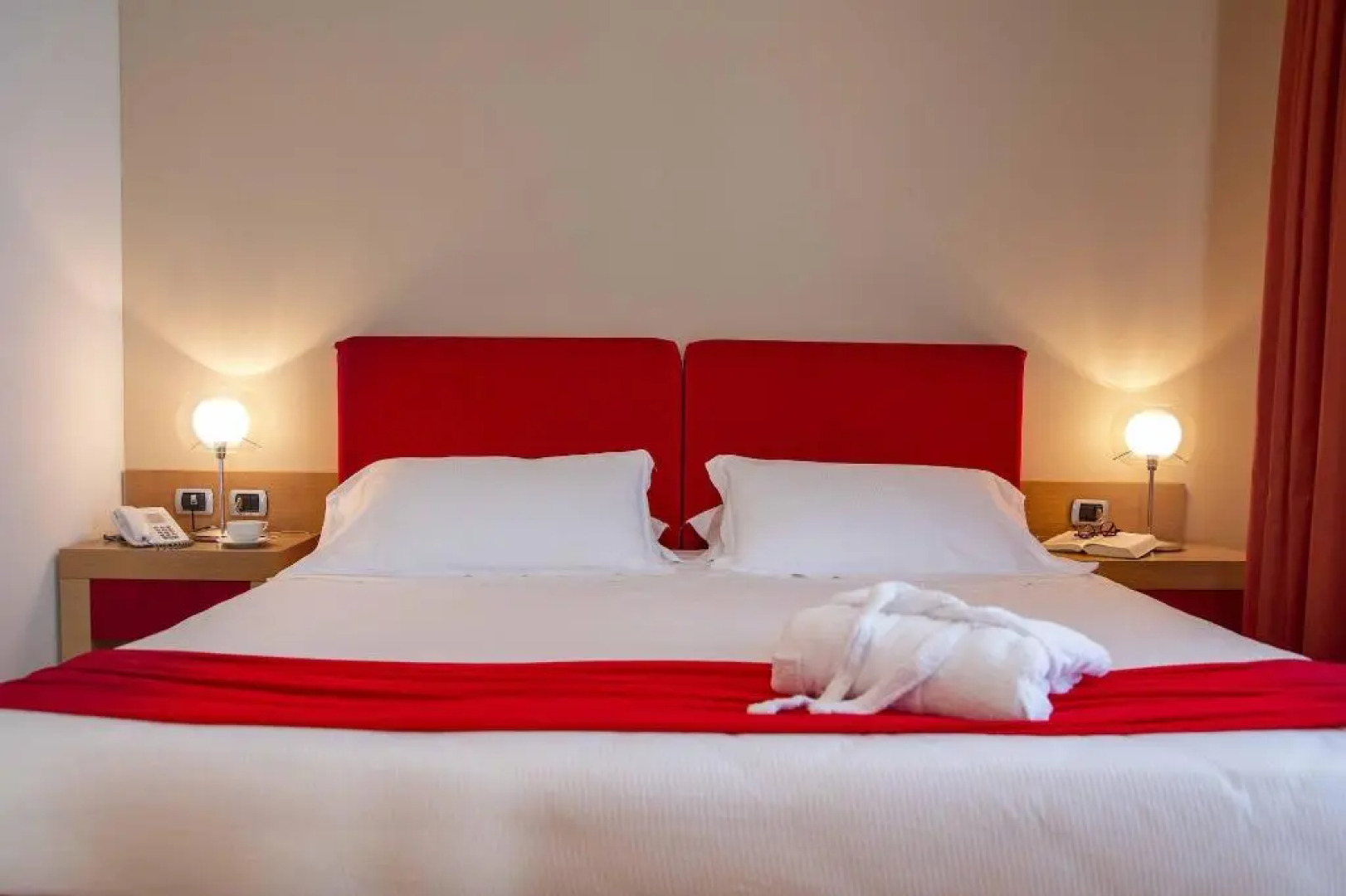 Hotel Remilia Ex Ramada Emilia