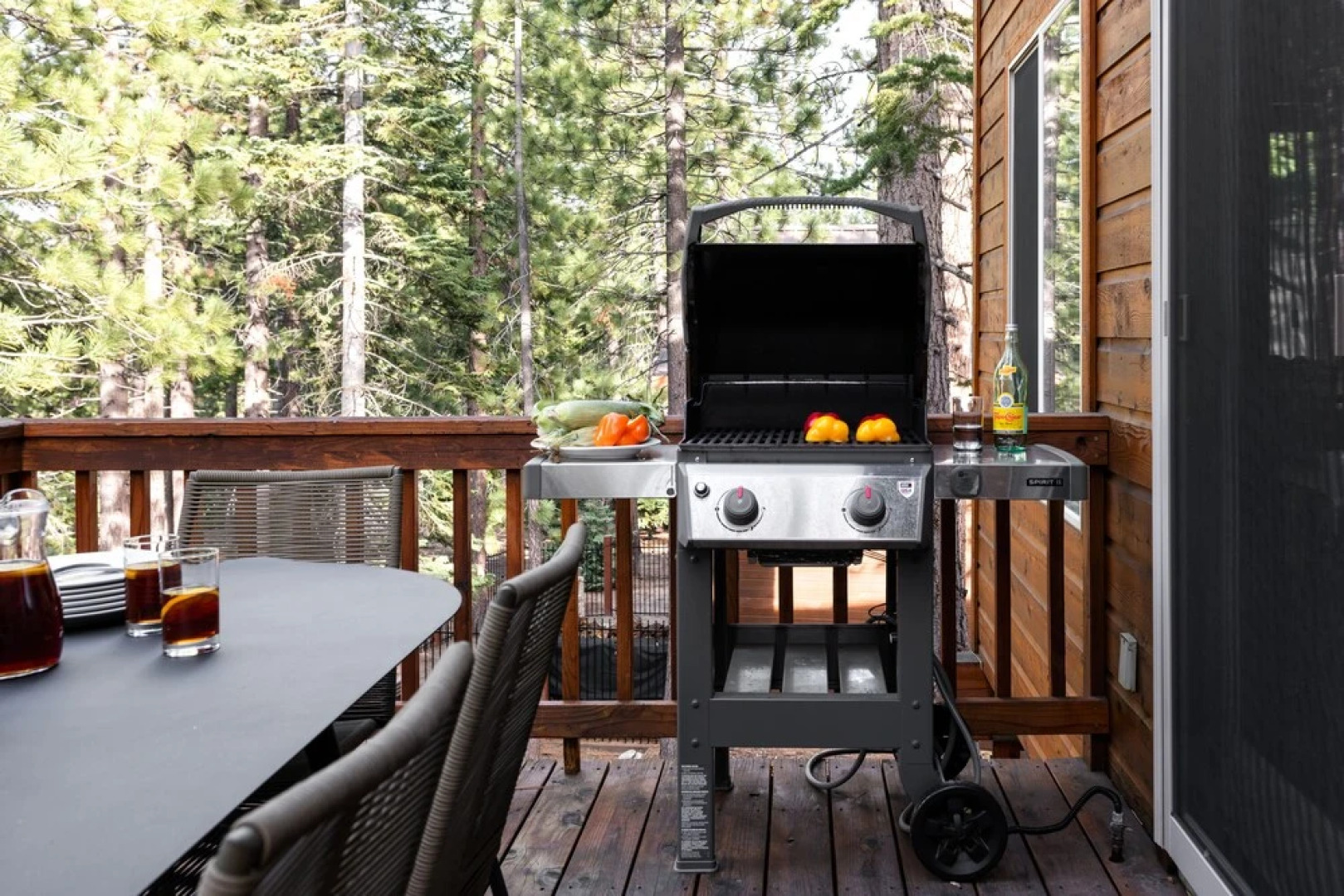 Red Fox by Avantstay Tahoe Home in the Woods w/ BBQ & Outdoor Dining!