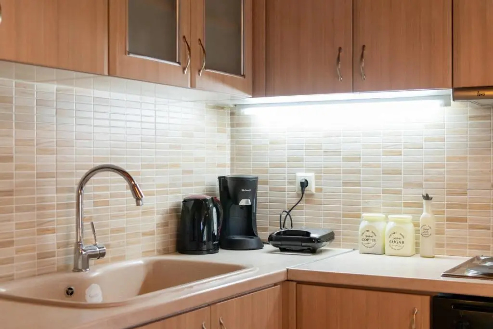 Rose's House (Near Airport)