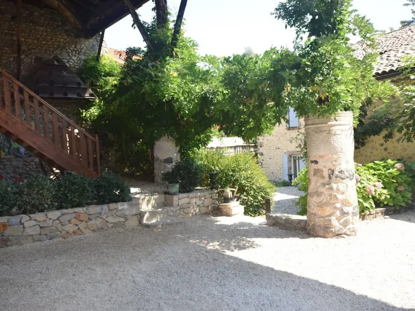 Lovely House With Grass Garden, Shared Swimmingpool, Next to the River Ardeche