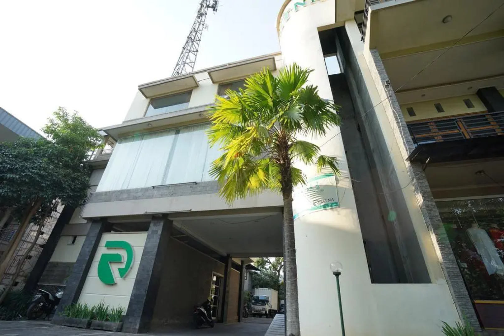 OYO 1430 Hotel Ratna Syariah