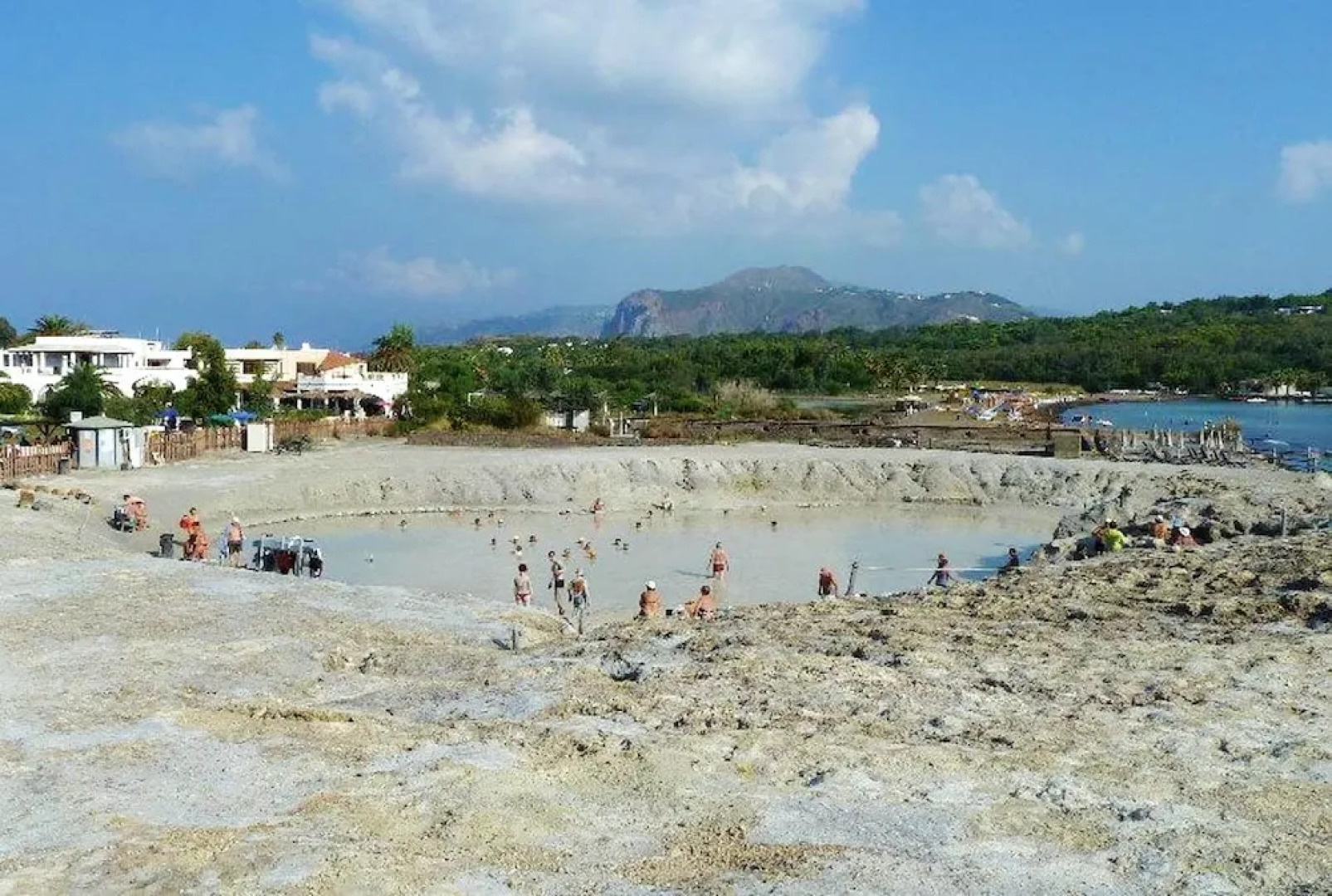 House With 2 Bedrooms in Vulcano, With Enclosed Garden Near the Beach