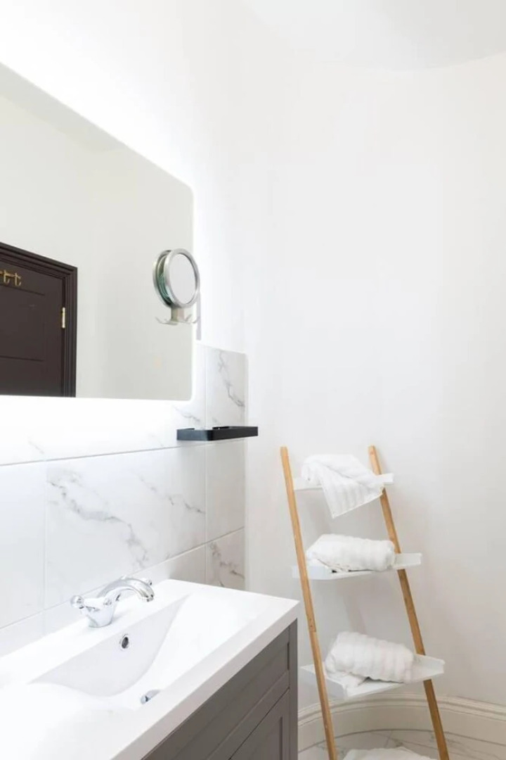 Beachfront Escape & Wow Sea Views, Luxury Retreat