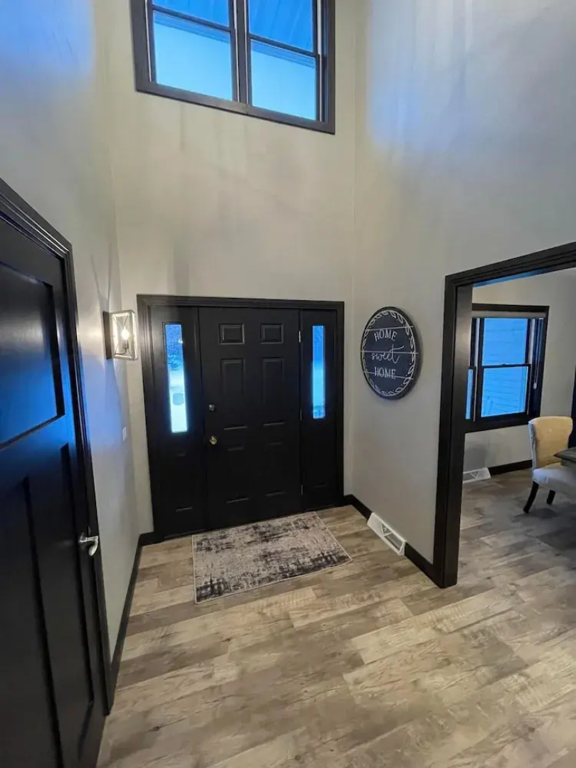 Freshly Updated Lake Michigan Home With Pool