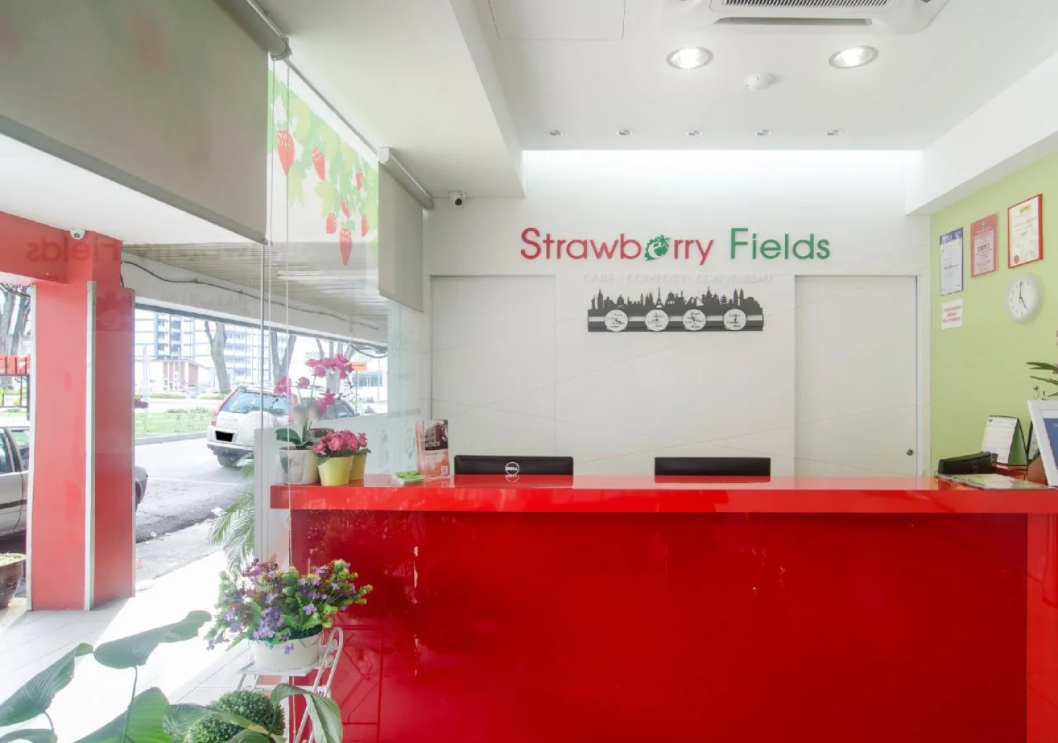 Hotel Strawberry Fields