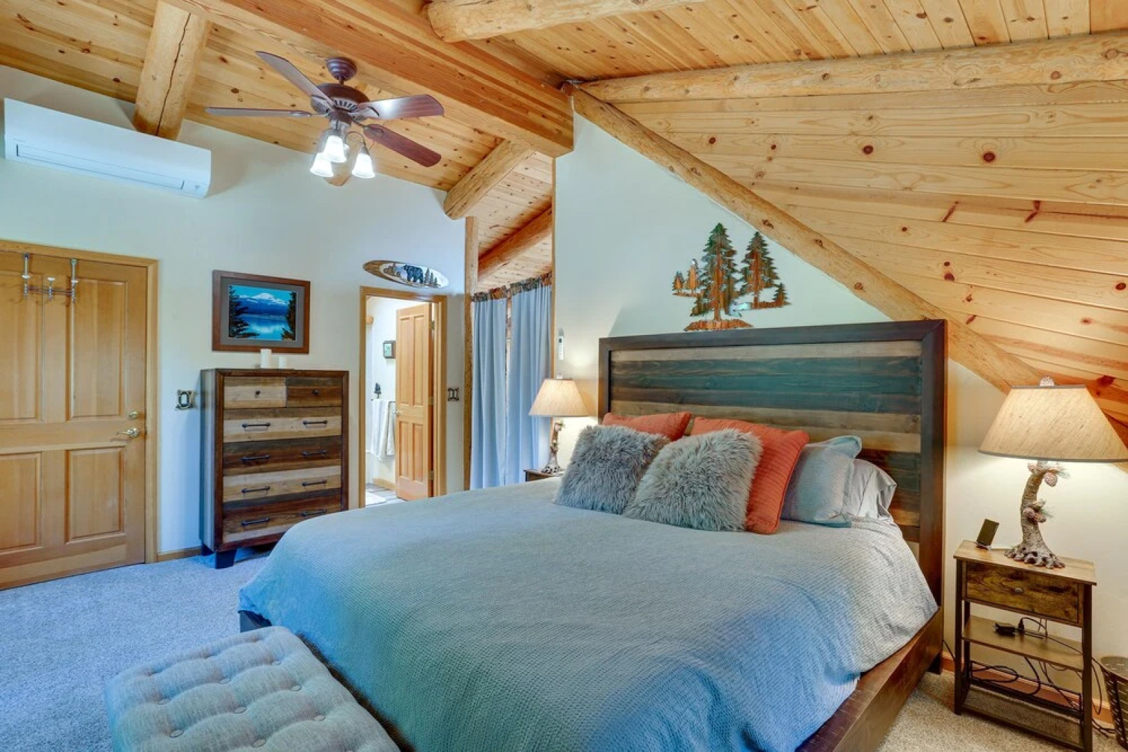 Lake Almanor Cabin w/ Deck & Beach Access