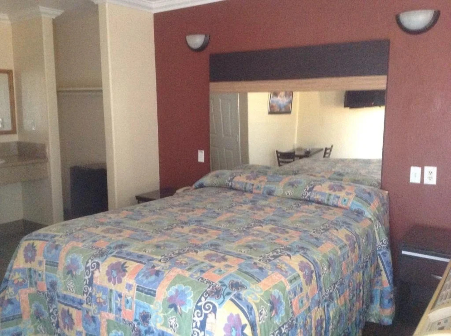 Bronco Motel South Central